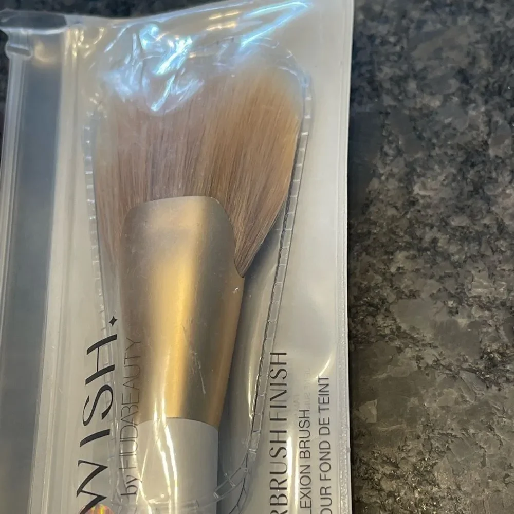HUDA BEAUTY duo fiber